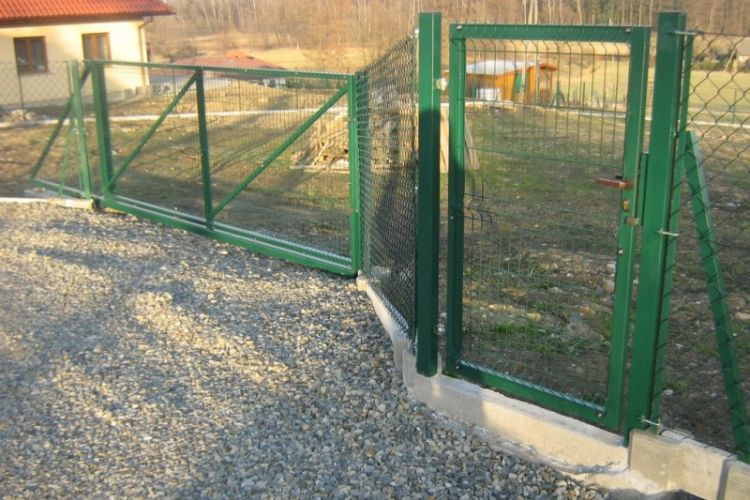 Забор и ворота из сетки